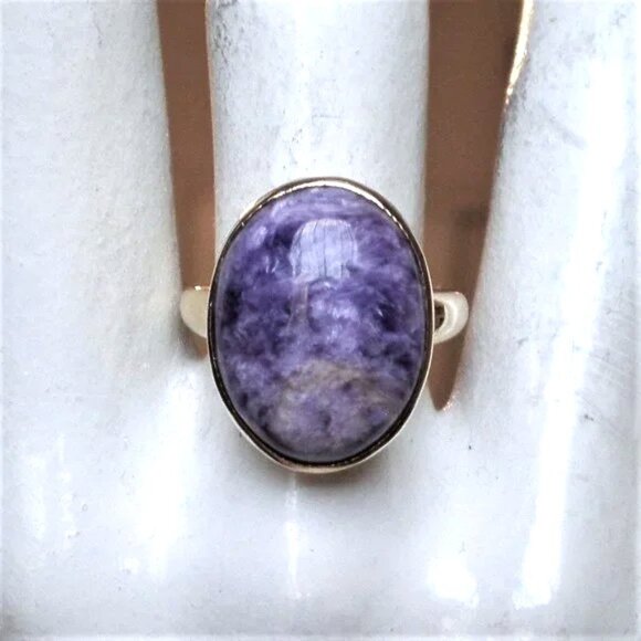 Vintage Solid 18K 750 Yellow Gold Russian Purple Violet Charoite Cabochon Ring - Picture 10 of 12